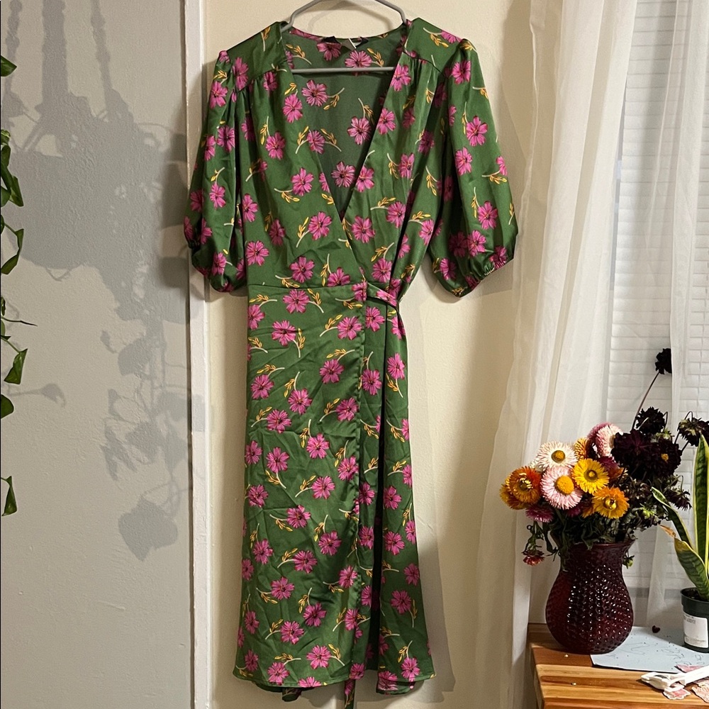 Elegant Green Floral Midi Dress